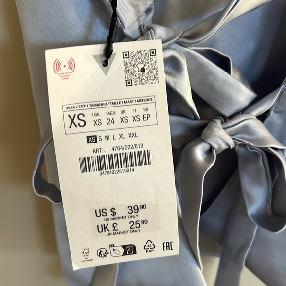 Zara blue silk halter top - Picture 3 of 3